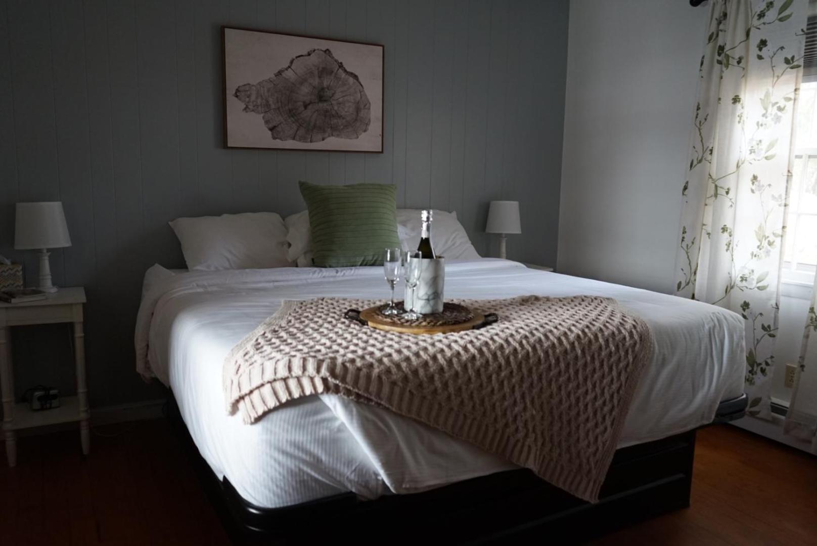 Alamoosook Lakeside Inn Orland Εξωτερικό φωτογραφία